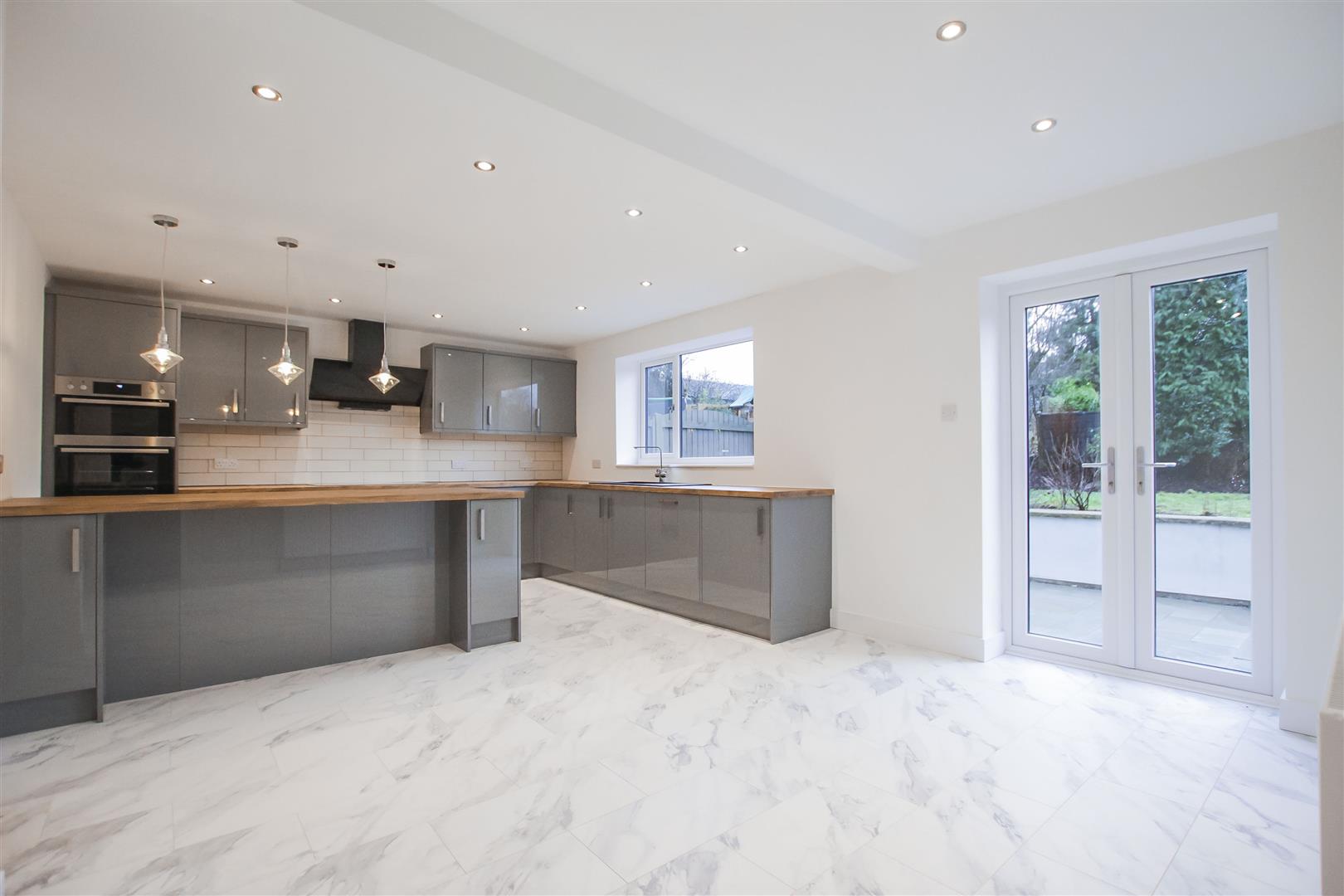 3 Bed Bungalow For Sale - Main Image